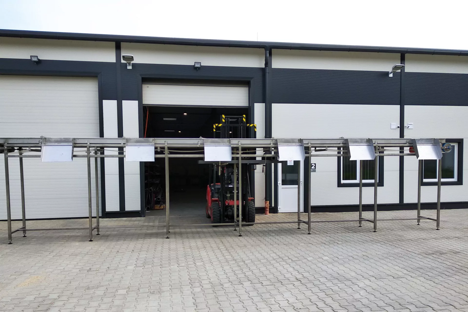 komplex kivitelezések, élelmiszeripari szalagok