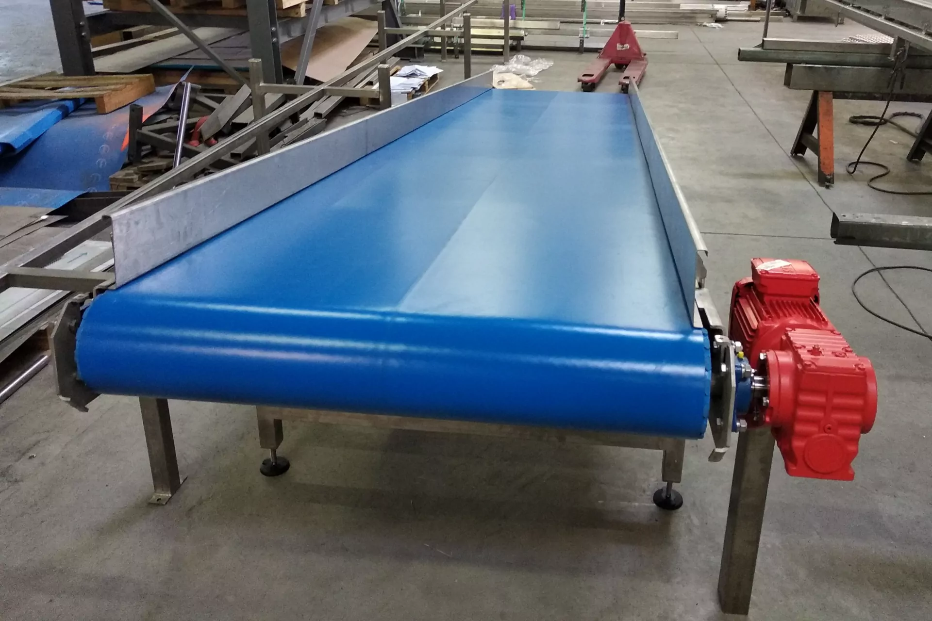 komplex kivitelezések, élelmiszeripari szalagok