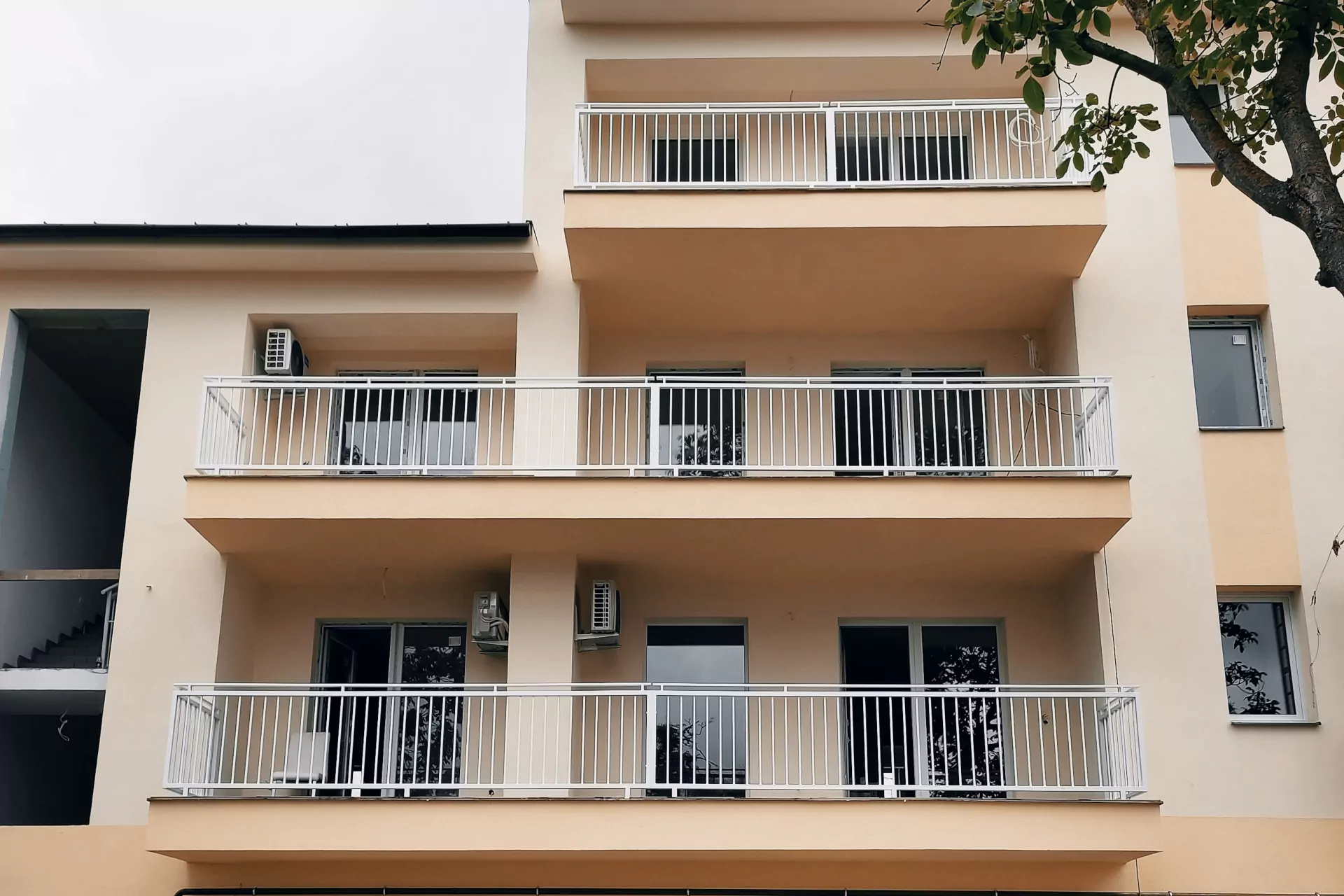 rozsdamentes korlát gyártása